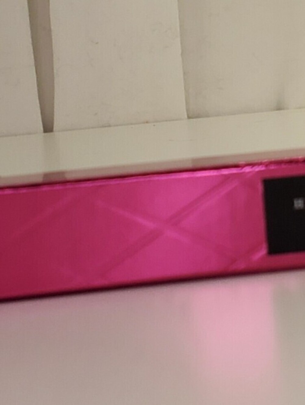 nwb VICTORIA'S SECRET HYPNOTIC GLAMOUR LIP GLOSS, LIMITED EDITION (KNOWING) - Picture 3 of 3